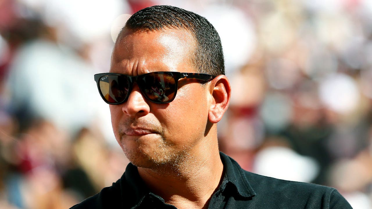 Alex Rodriguez meets with Yankees, apologizes for actions